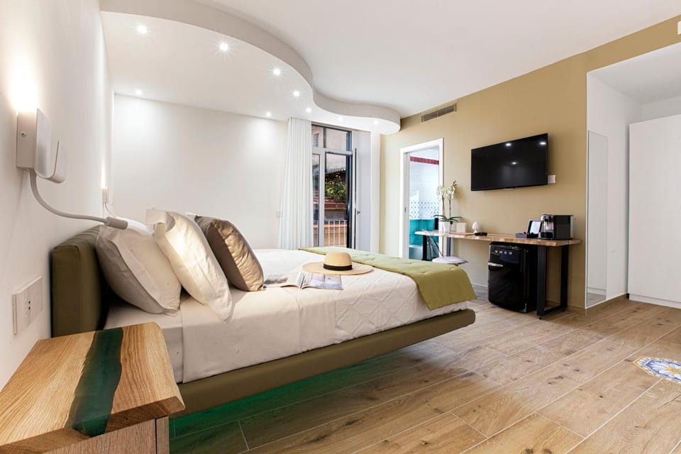 Bed, TV and multimedia, Coffee/tea facilities, Photo of the whole room, Bedroom