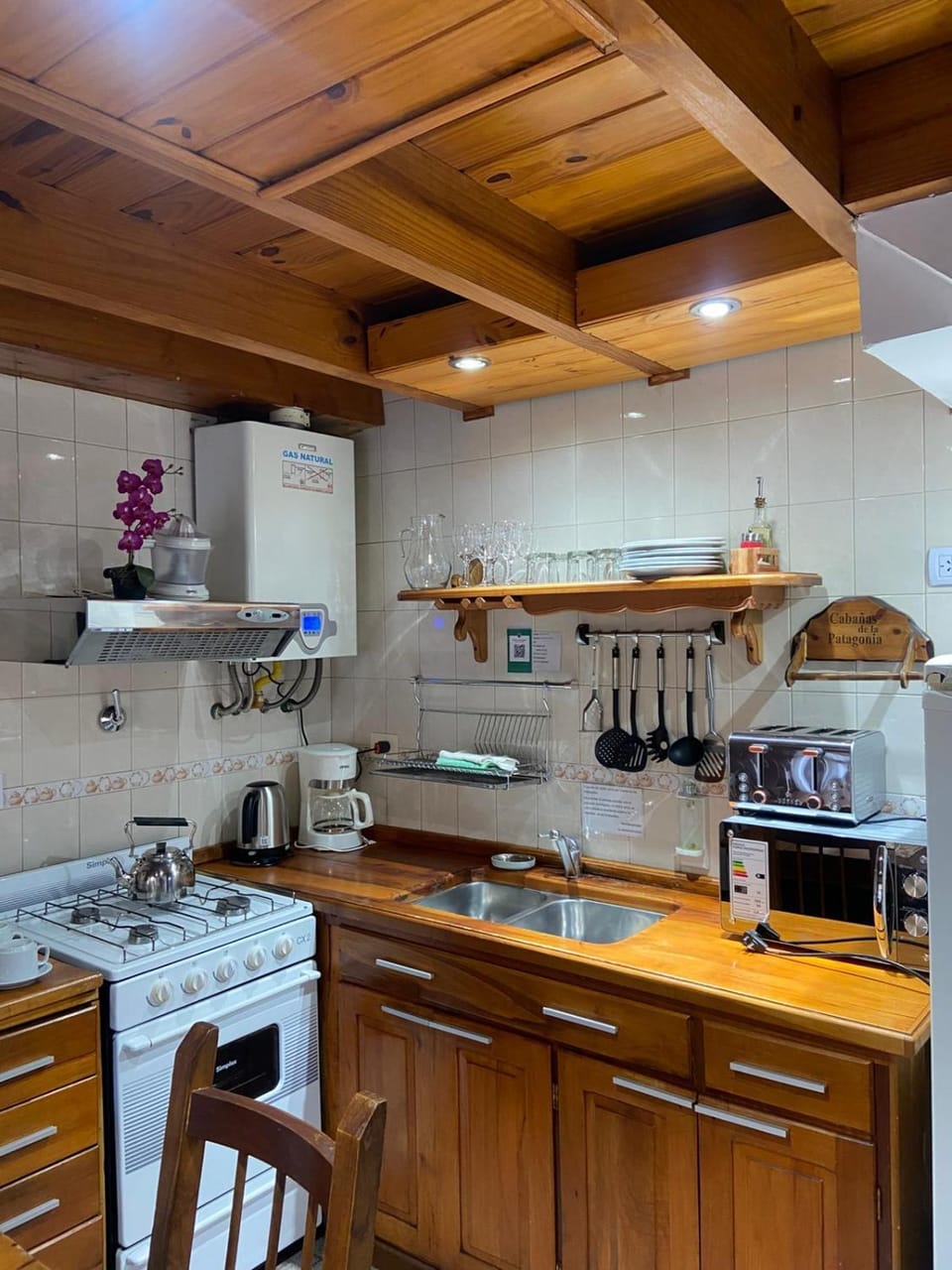 Kitchen or kitchenette, Dining area, stove, toaster