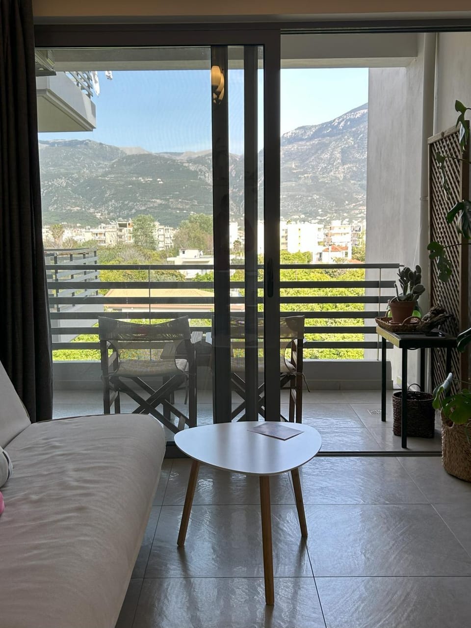 View (from property/room), Living room, Mountain view