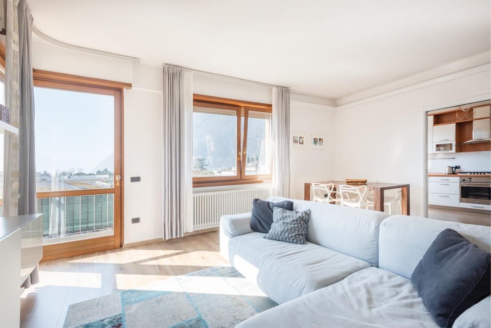 View (from property/room), Balcony/Terrace, Living room, Dining area