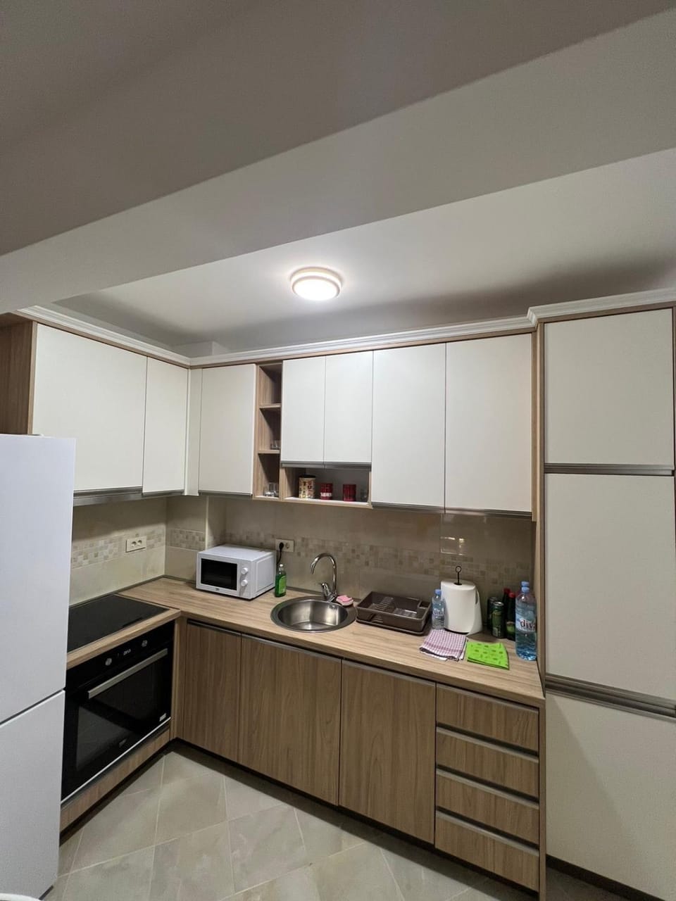 Kitchen or kitchenette, dishwasher, minibar, oven, stove, toaster