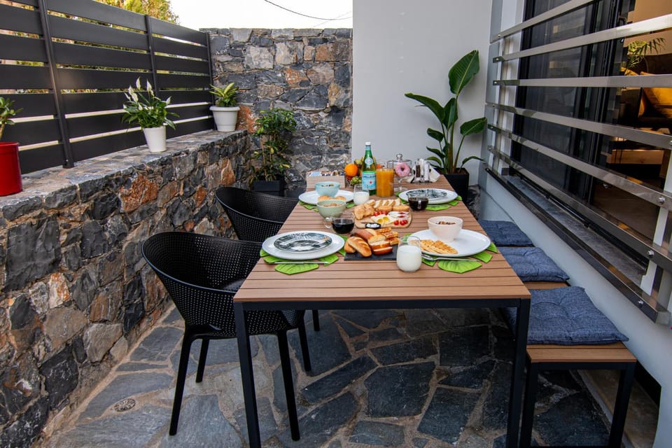 Balcony/Terrace, Food and drinks, Dining area, Food, Breakfast, Lunch, Dinner, Drinks