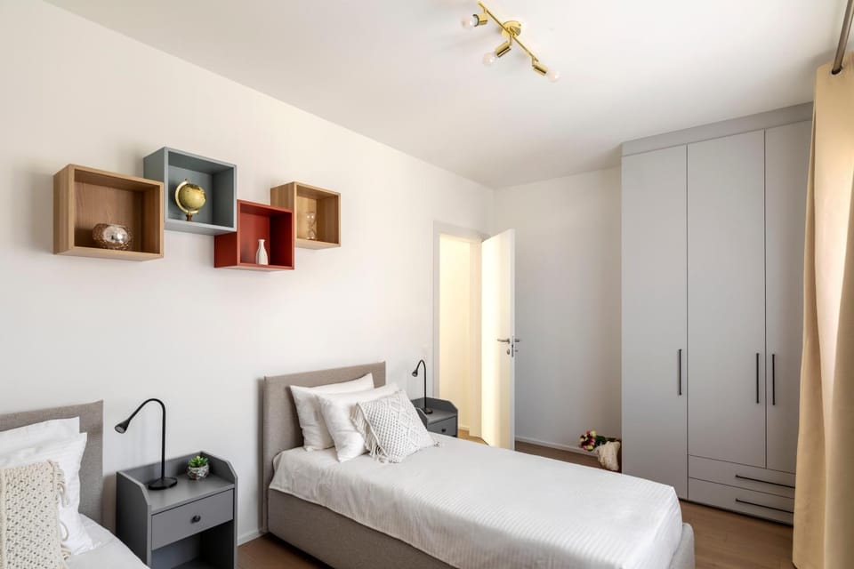 Bed, Photo of the whole room, Bedroom, wardrobe