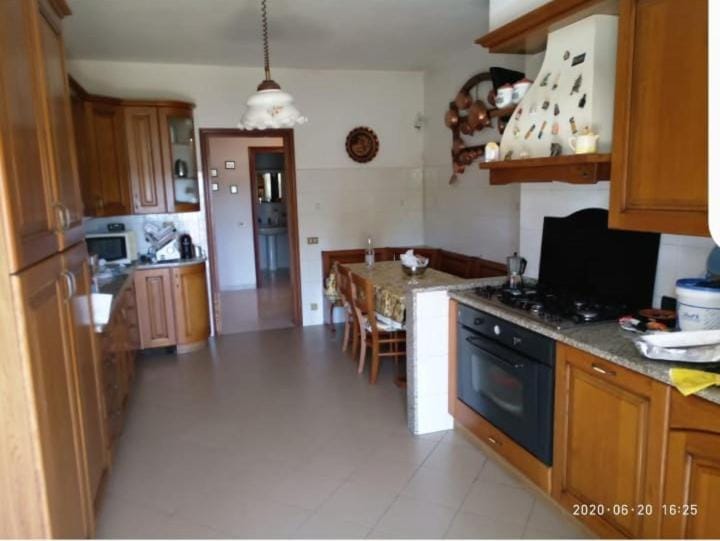 Kitchen or kitchenette, Dining area, dishwasher, pet friendly, stove