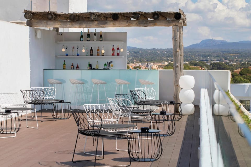 Lounge or bar