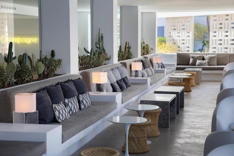 Lounge or bar