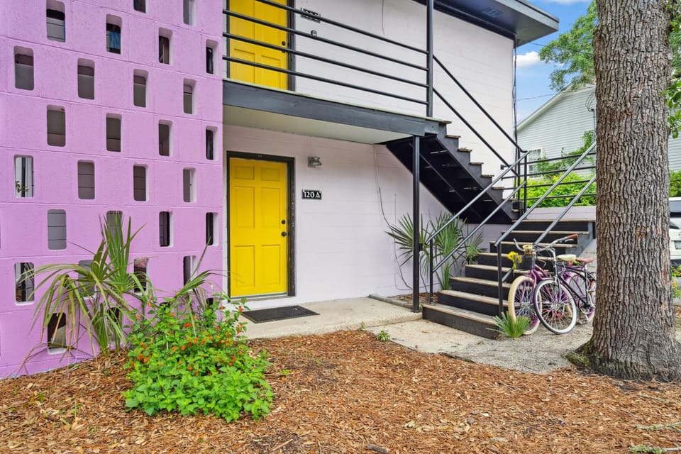 Folly Vacation Great Location, Vintage and Fun 120 Unit A Apartment in Folly Beach