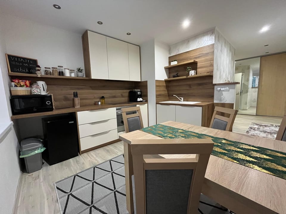 Kitchen or kitchenette, Dining area, dishwasher, oven, stove