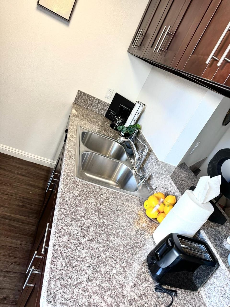 Amazing Universal Studios Loft FREE parking Apartment in Hollywood