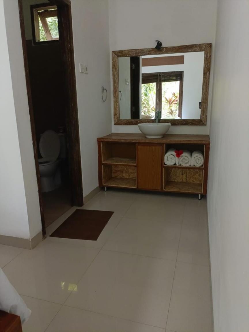 Araminth Guest House and Spa Bed and Breakfast in Buleleng