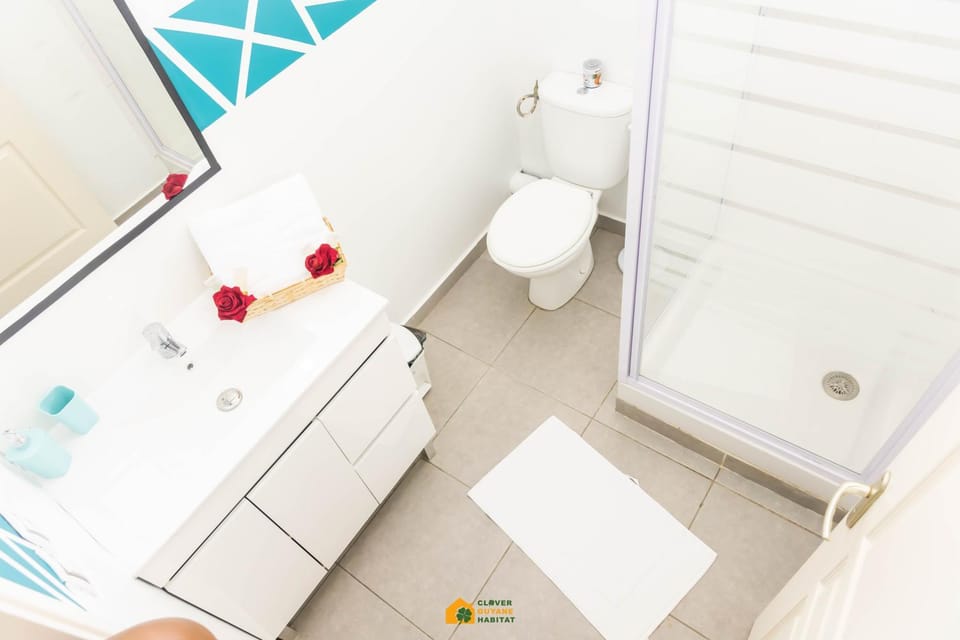Shower, Toilet, Bathroom, heating, towels