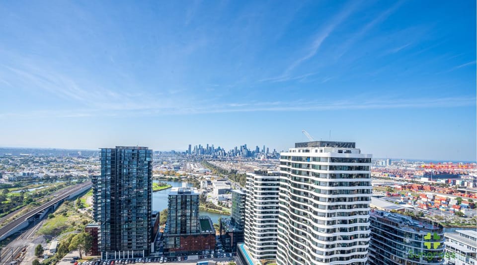 Property building, Day, City view