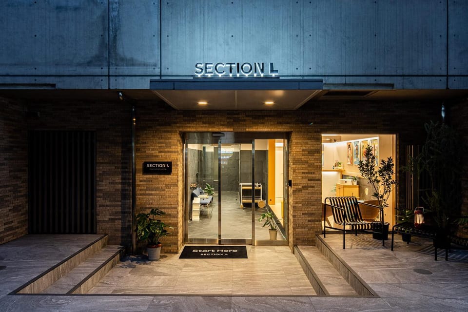 Facade/entrance, Night