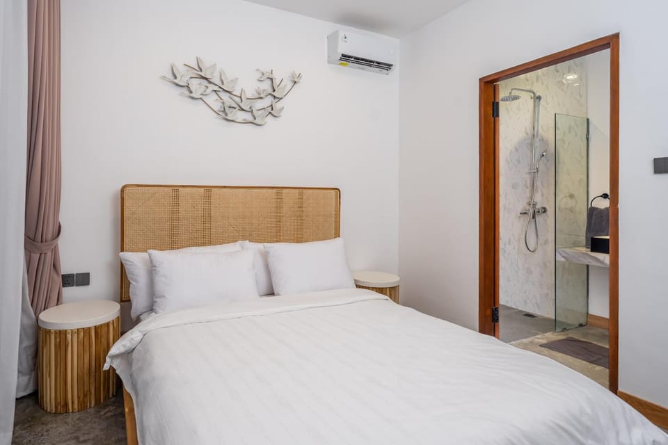 Bathroom, Bedroom