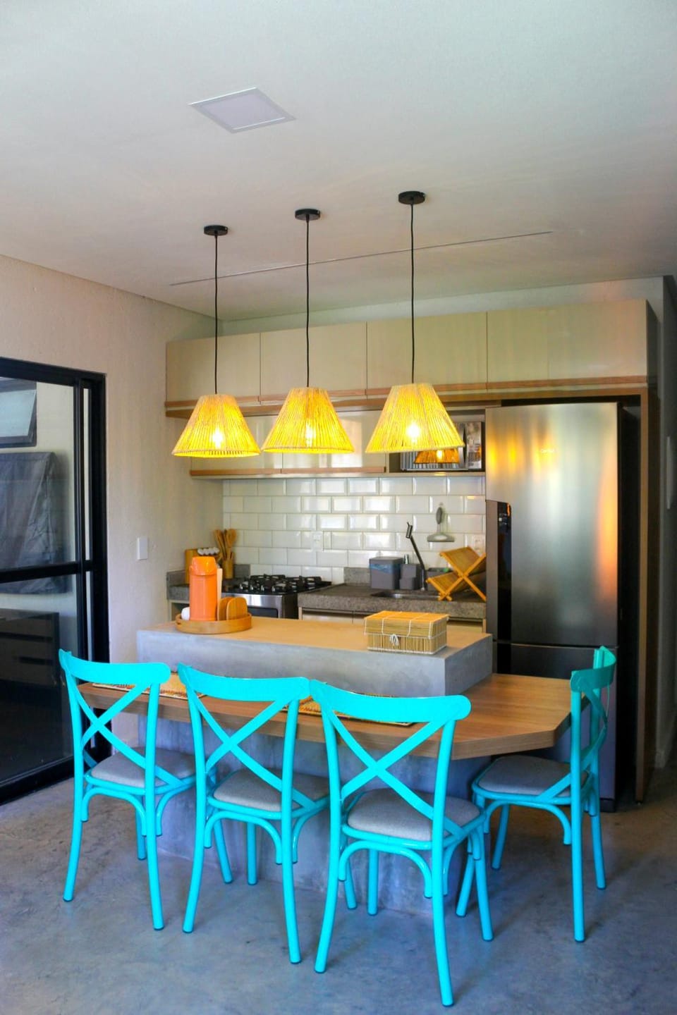 Kitchen or kitchenette, Dining area, minibar, oven, pet friendly, stove