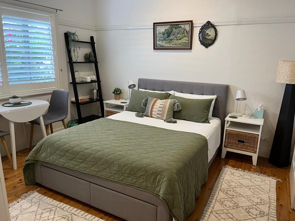 Bed, Photo of the whole room