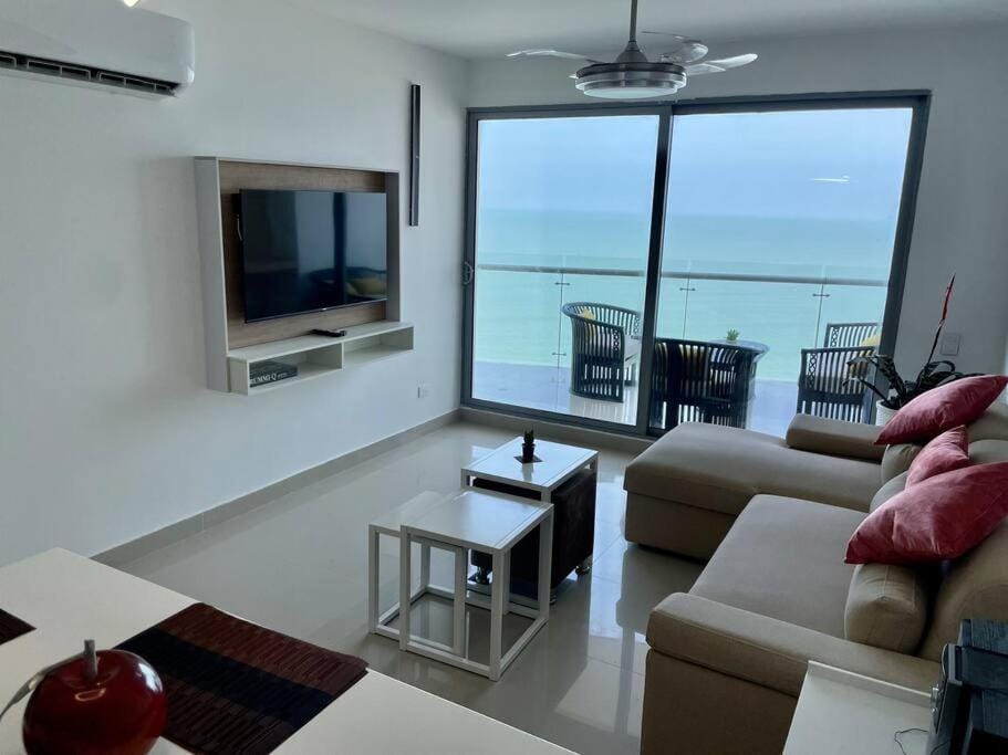 Front beach apartment close to the Cartagena letters Apartment in Cartagena