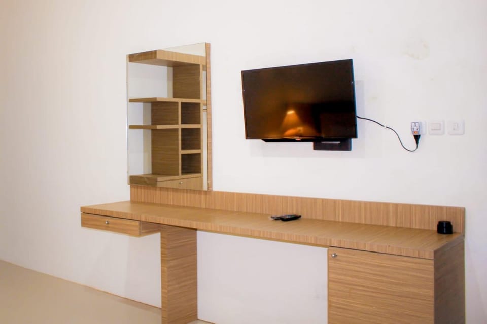 Sapak Bungalow Hotel in West Praya