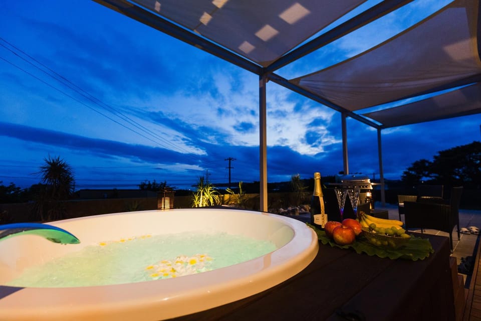 Night, Natural landscape, Hot Tub, Hot Tub, Balcony/Terrace, Pool view