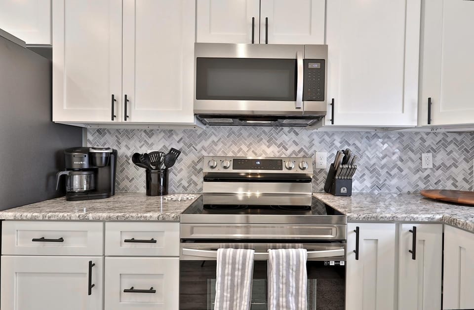 Rutland's Hidden Gem- 2 BR 1BA Renovated Home Close to Everything home House in Rutland
