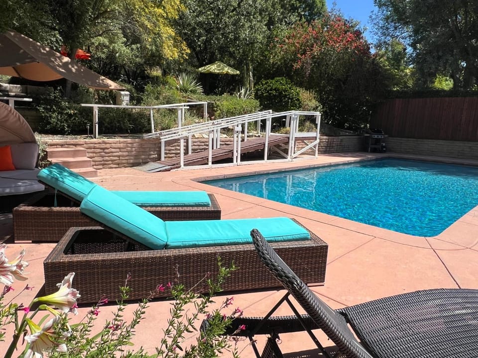 Villa La Reforma - Newly Designed 4BR HOUSE & POOL in Los Angeles by Topanga Villa in Woodland Hills