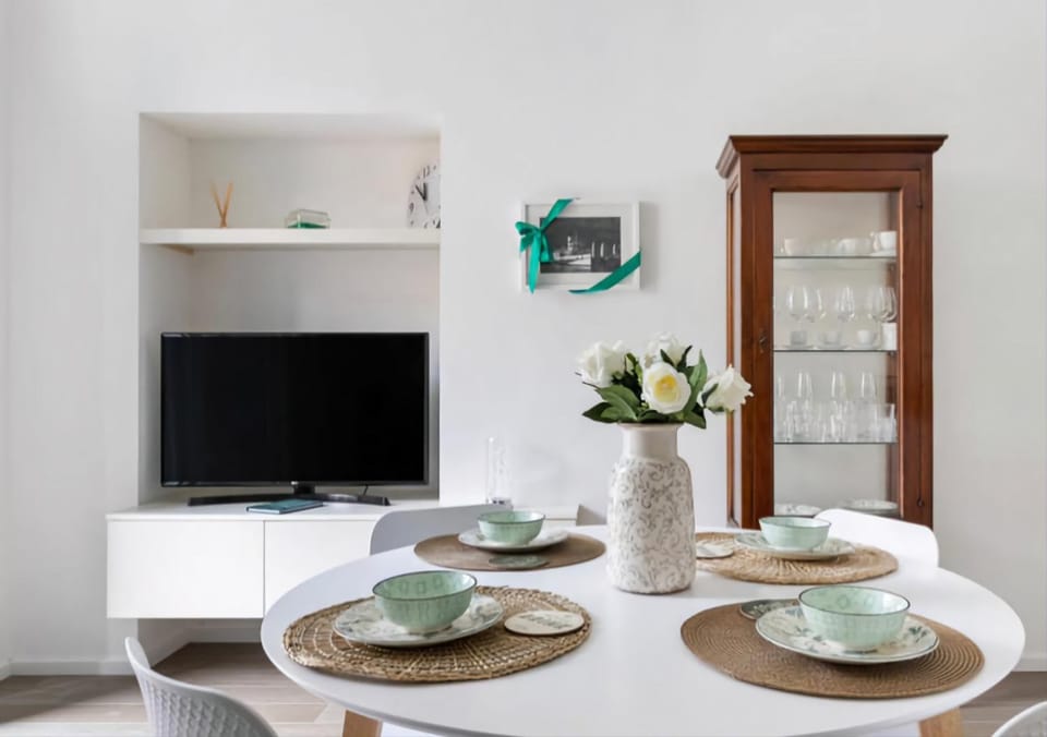 TV and multimedia, Dining area