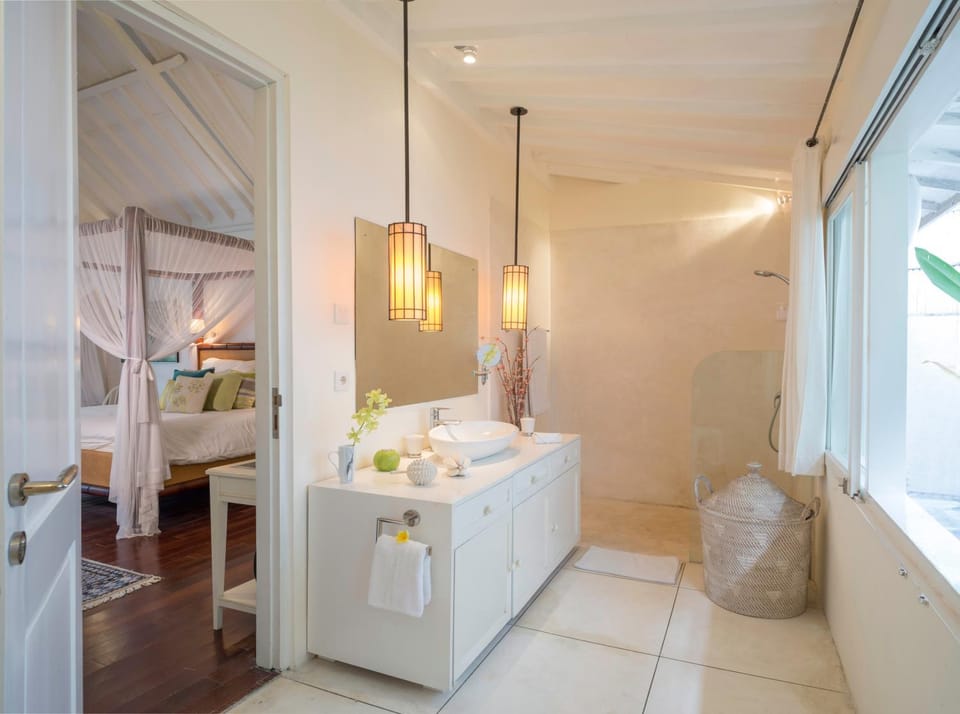 Toilet, Bathroom, Photo of the whole room, towels