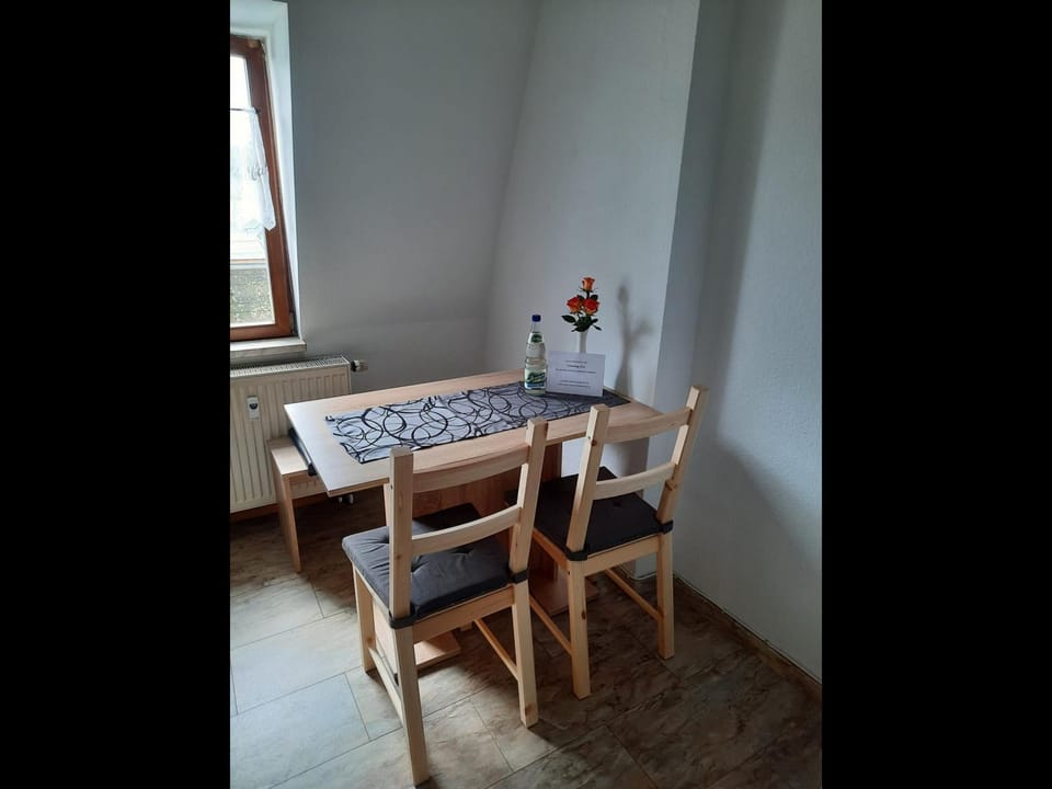 NEU! Geschmackvolle FeWo Lengenfeld Apartment in Saxony