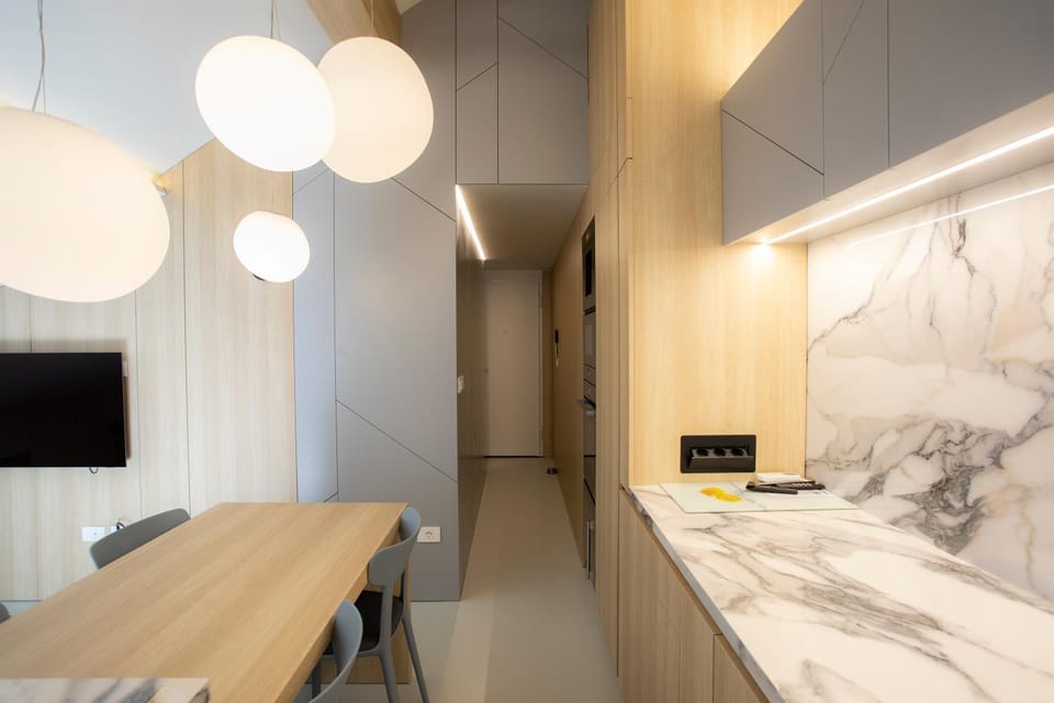 Kitchen or kitchenette, Dining area