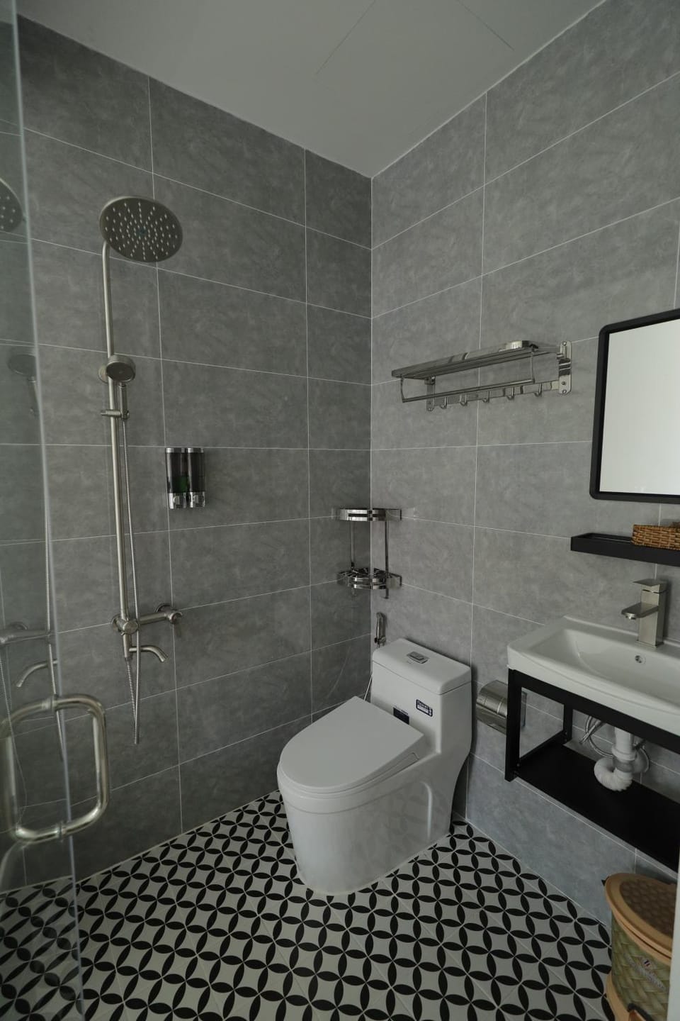 Shower, Toilet, Bathroom