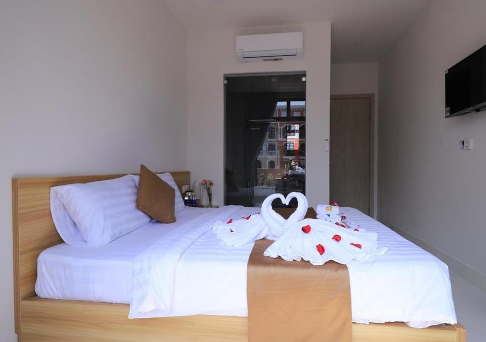 Photo of the whole room, towels