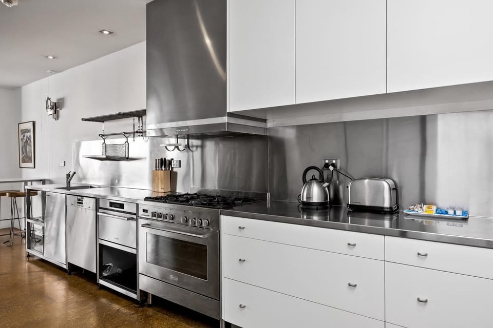 Kitchen or kitchenette, dishwasher, pet friendly, stove, toaster