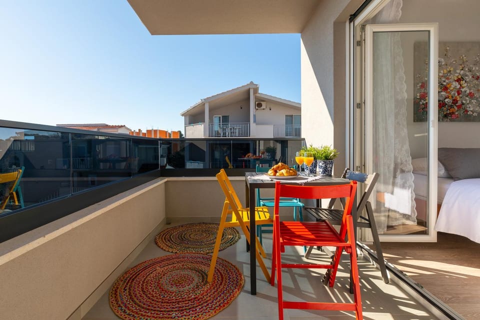 View (from property/room), Balcony/Terrace, Seating area