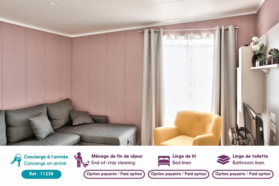 Joli Chalet pour 6 - Domaine avec piscine Chalet in Pays de la Loire