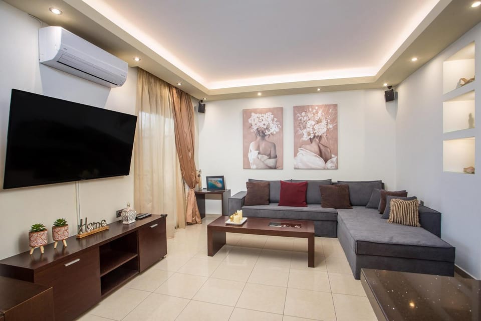 TV and multimedia, Living room, Seating area, air conditioner