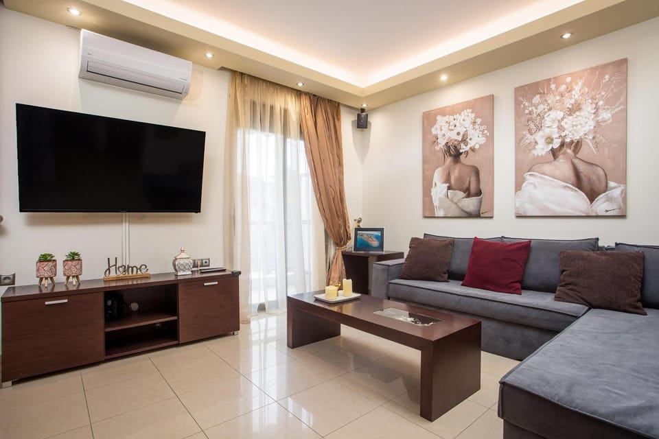 TV and multimedia, Living room, Seating area, air conditioner