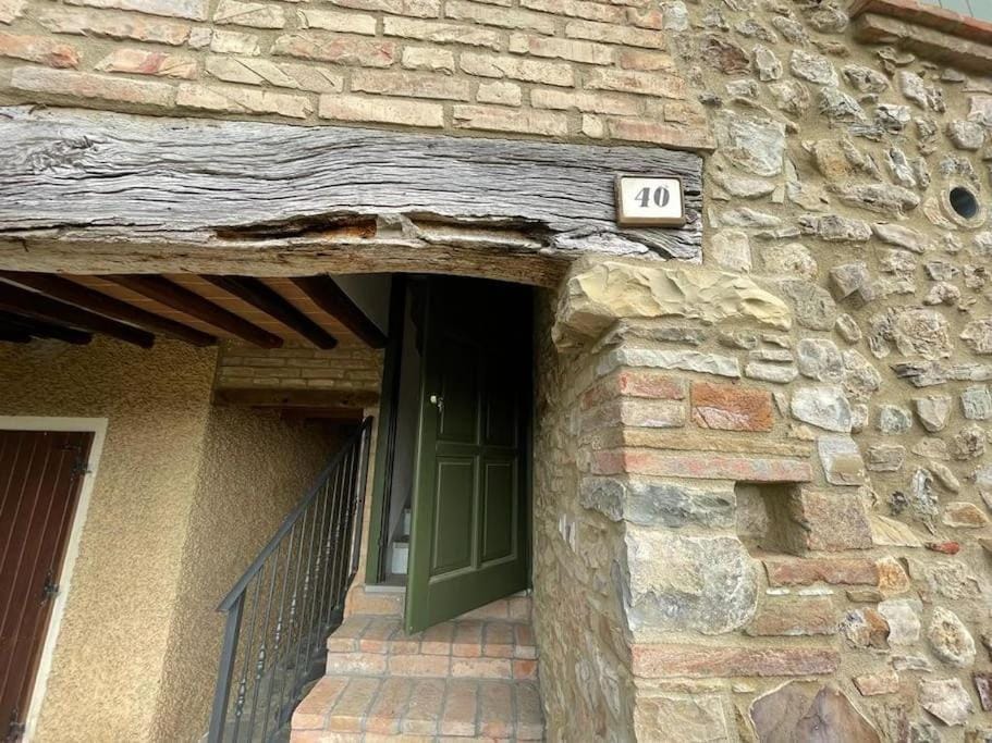 Alloggio con camino nel borgo del castello House in Emilia-Romagna