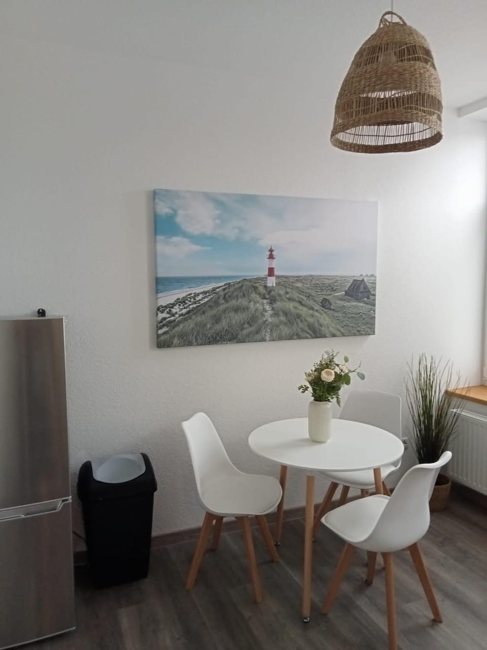 Seating area, Dining area