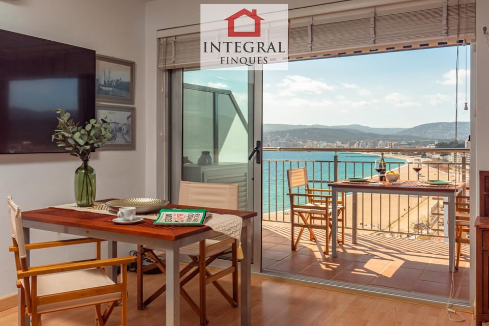 TV and multimedia, Dining area, City view, City view, Sea view, Sea view