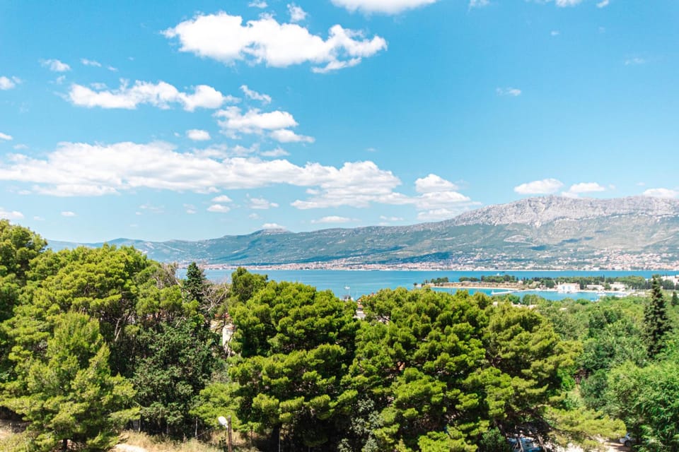 Mountain view, Sea view