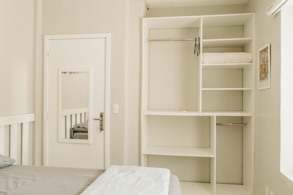 Apartamento familiar com acesso privativo à Praia Mansa Apartment in State of Paraná