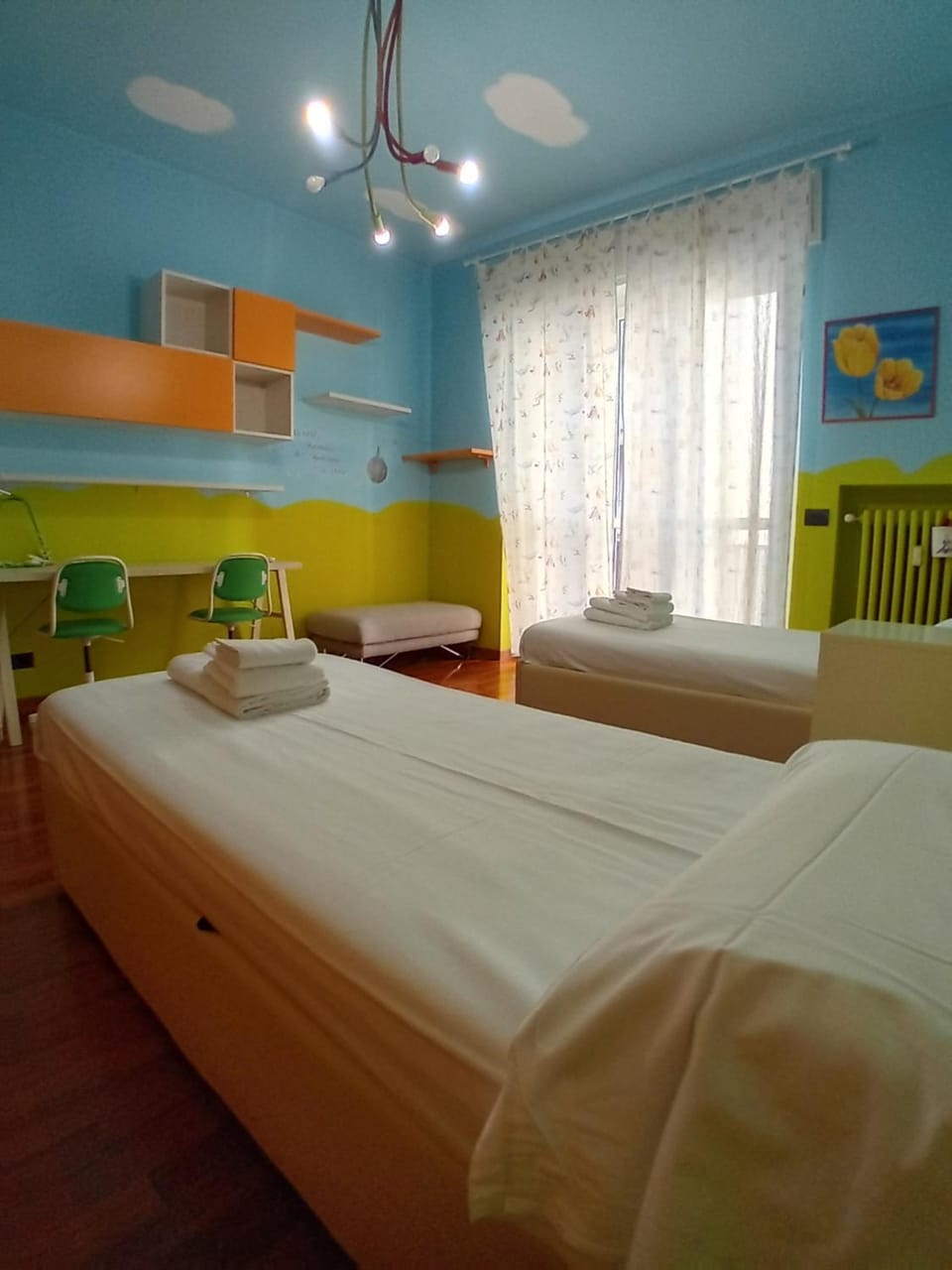 Bed, Photo of the whole room, Bedroom