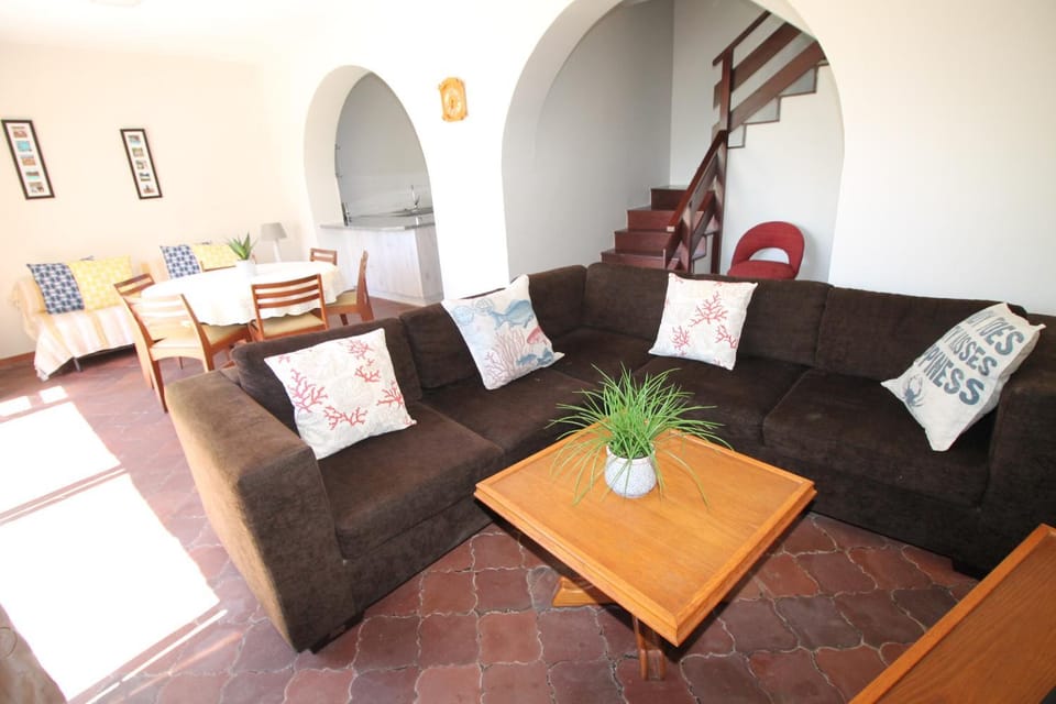 Living room, Photo of the whole room, Seating area, Dining area