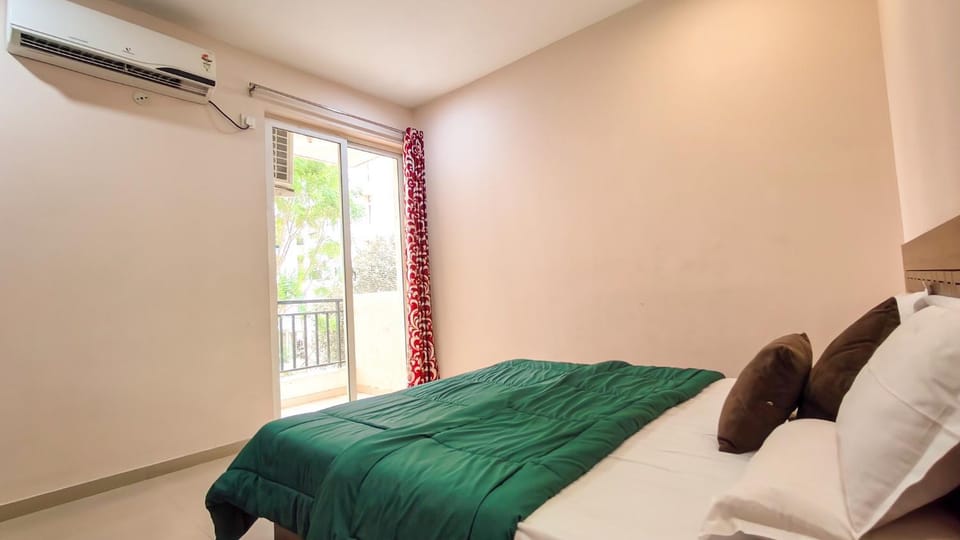 Bed, Balcony/Terrace, Photo of the whole room, Bedroom