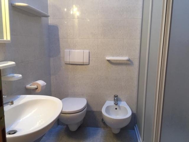 Shower, Toilet, bidet