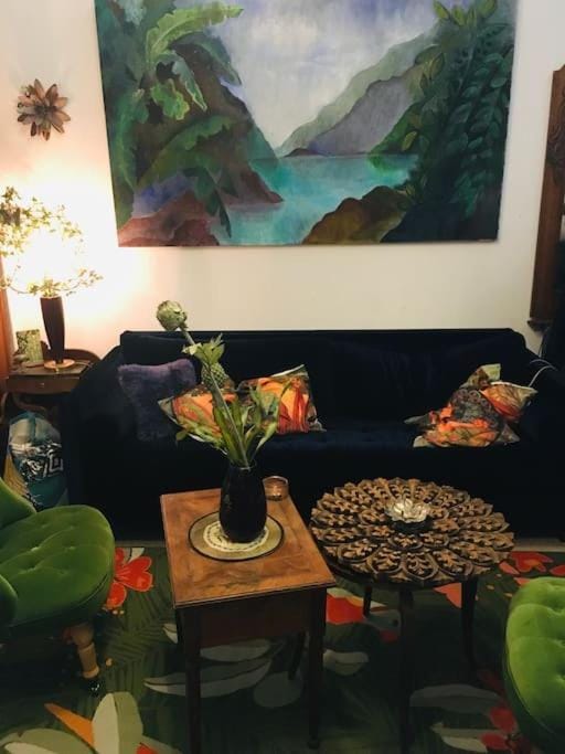LOFT D ARTISTES AVEC PATIO AU PORT DE NICE Apartment in Nice