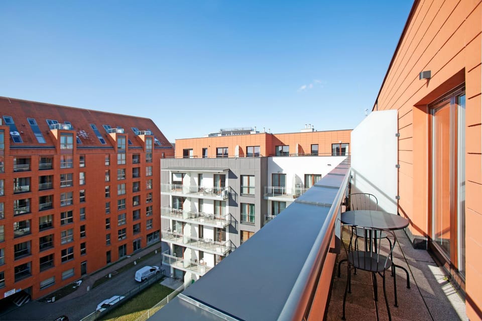 Property building, Spring, Day, View (from property/room), Balcony/Terrace, Seating area, City view