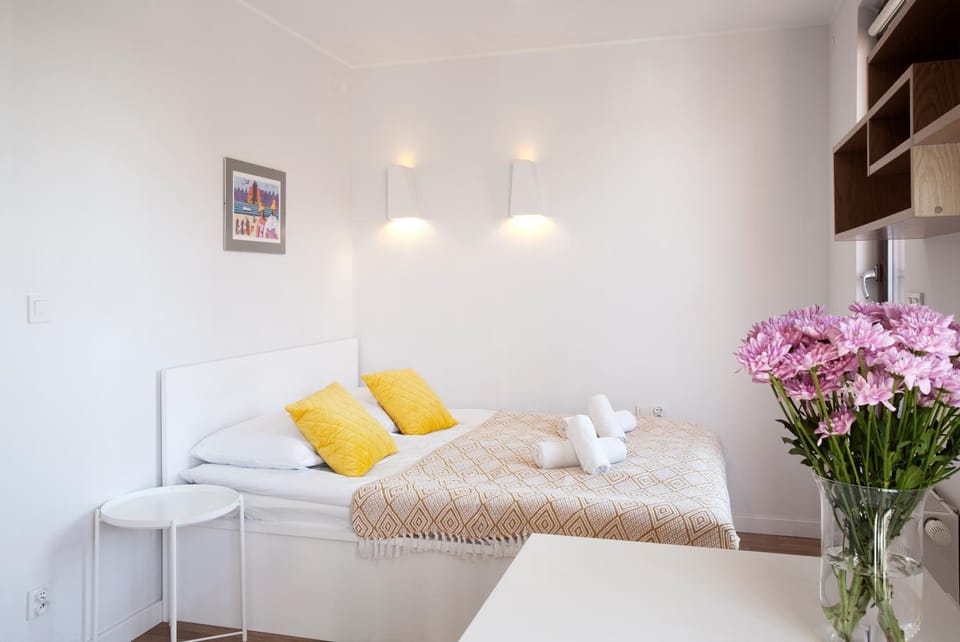 Spring, Bed, View (from property/room), Balcony/Terrace, Photo of the whole room, Decorative detail, Seating area, Bedroom, City view, towels
