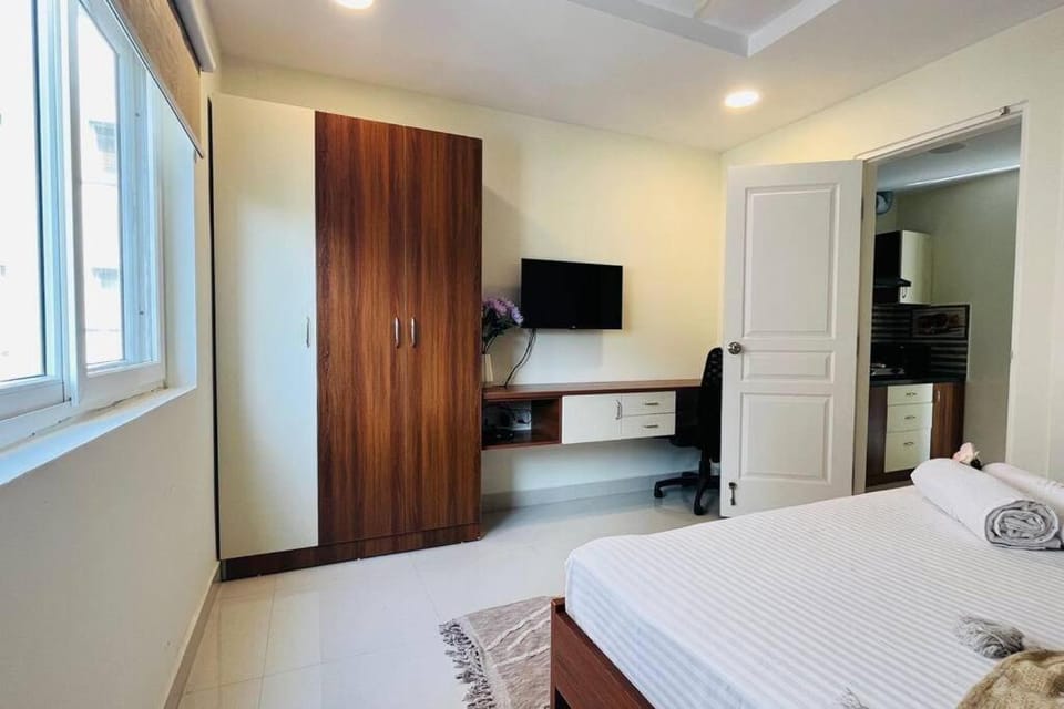 TV and multimedia, Photo of the whole room, Bedroom