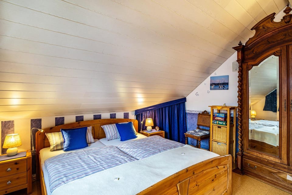 Property building, Living room, Bedroom